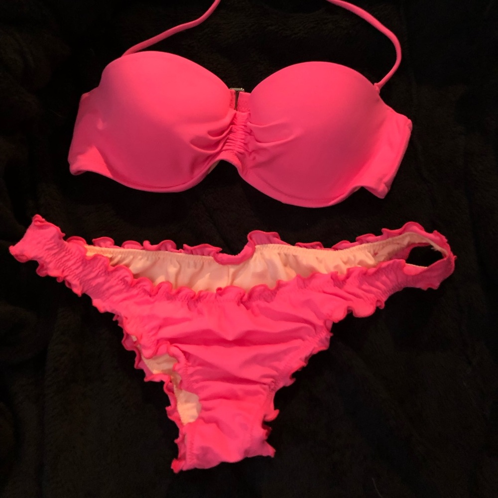 Victoria’s Secret bikini - M, 34B - NWOT